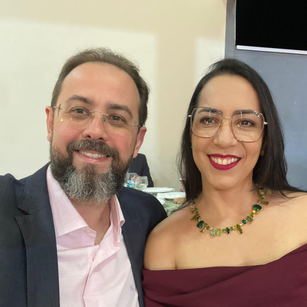 Pr. Marcus Basílio e Pra. Fernanda Basílio